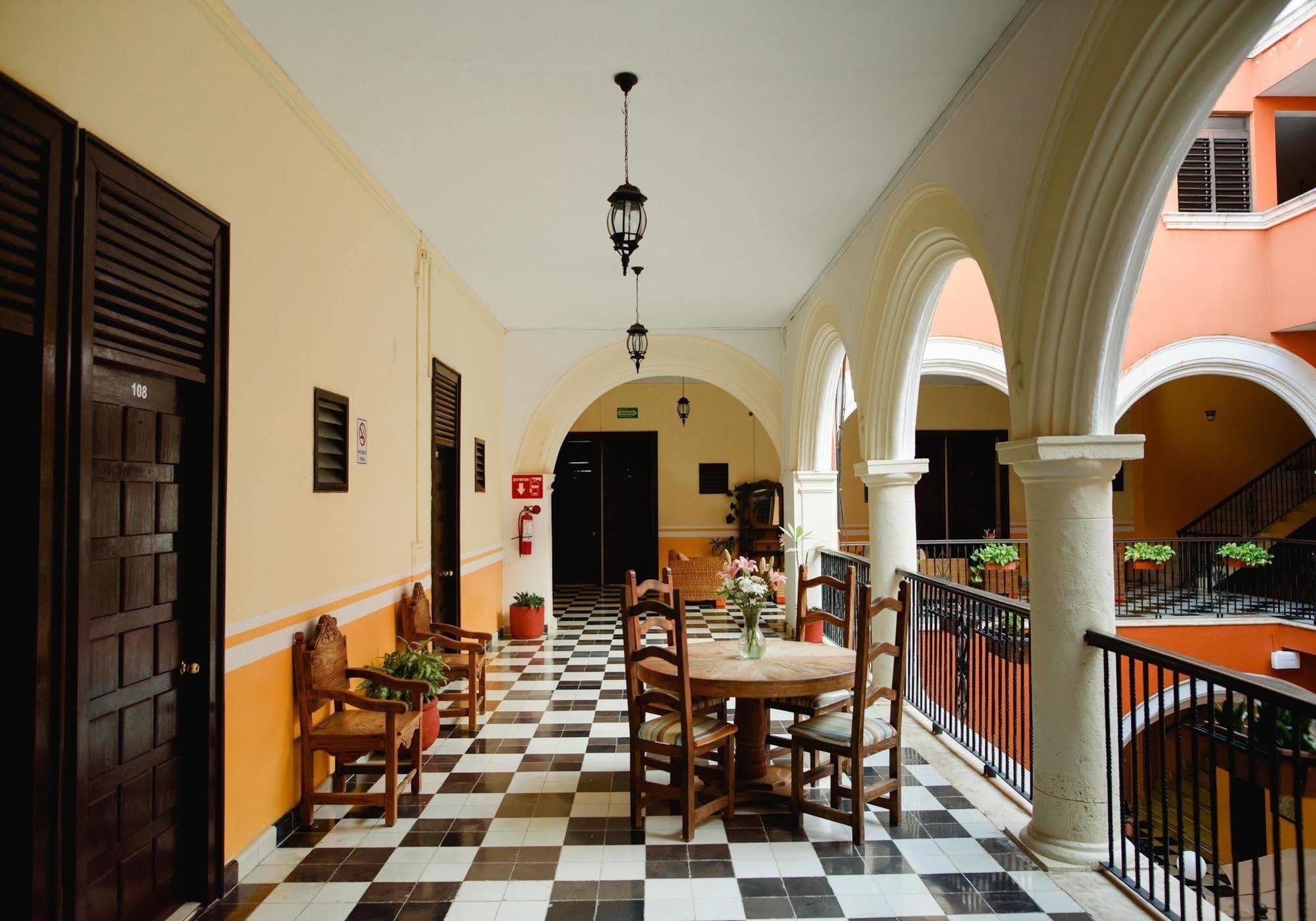 Mision Campeche Hotel Exterior photo